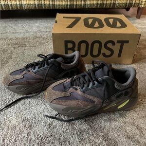 Yeezy Boost 700 Sneakers
